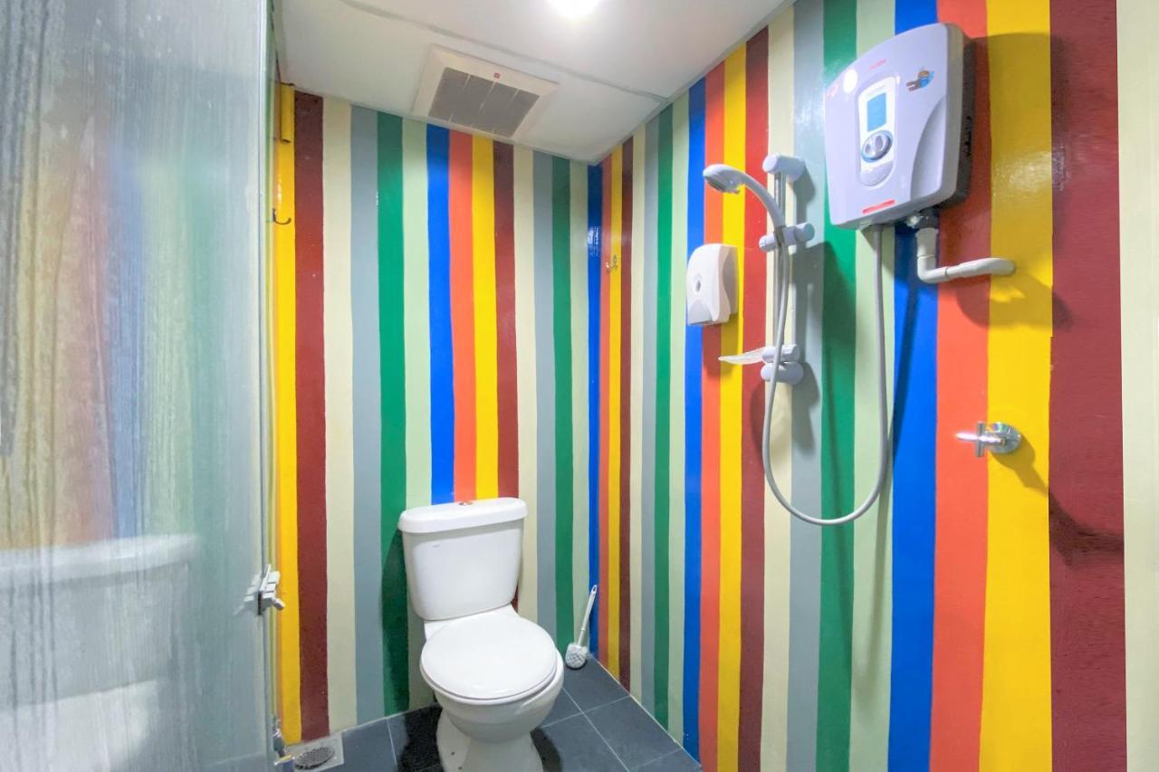 Spot On 90123 Rainbow Guest House George Town Exterior photo